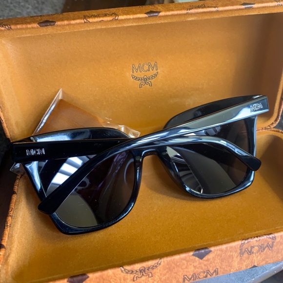 Authentic MCM 55 Cat eye Acetate studs sunglasses - Picture 4 of 8